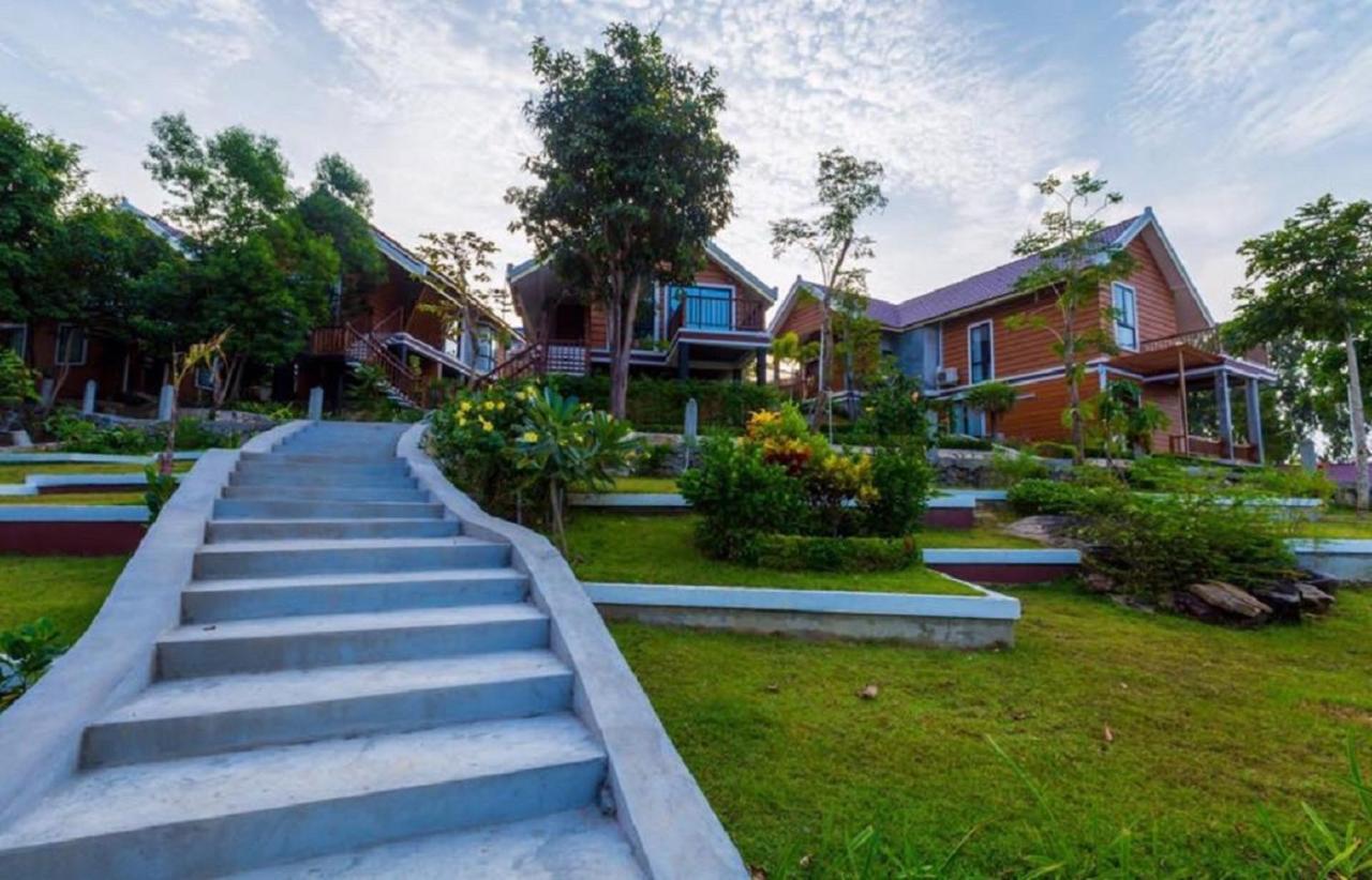 360 Resort Sihanoukville Exterior photo