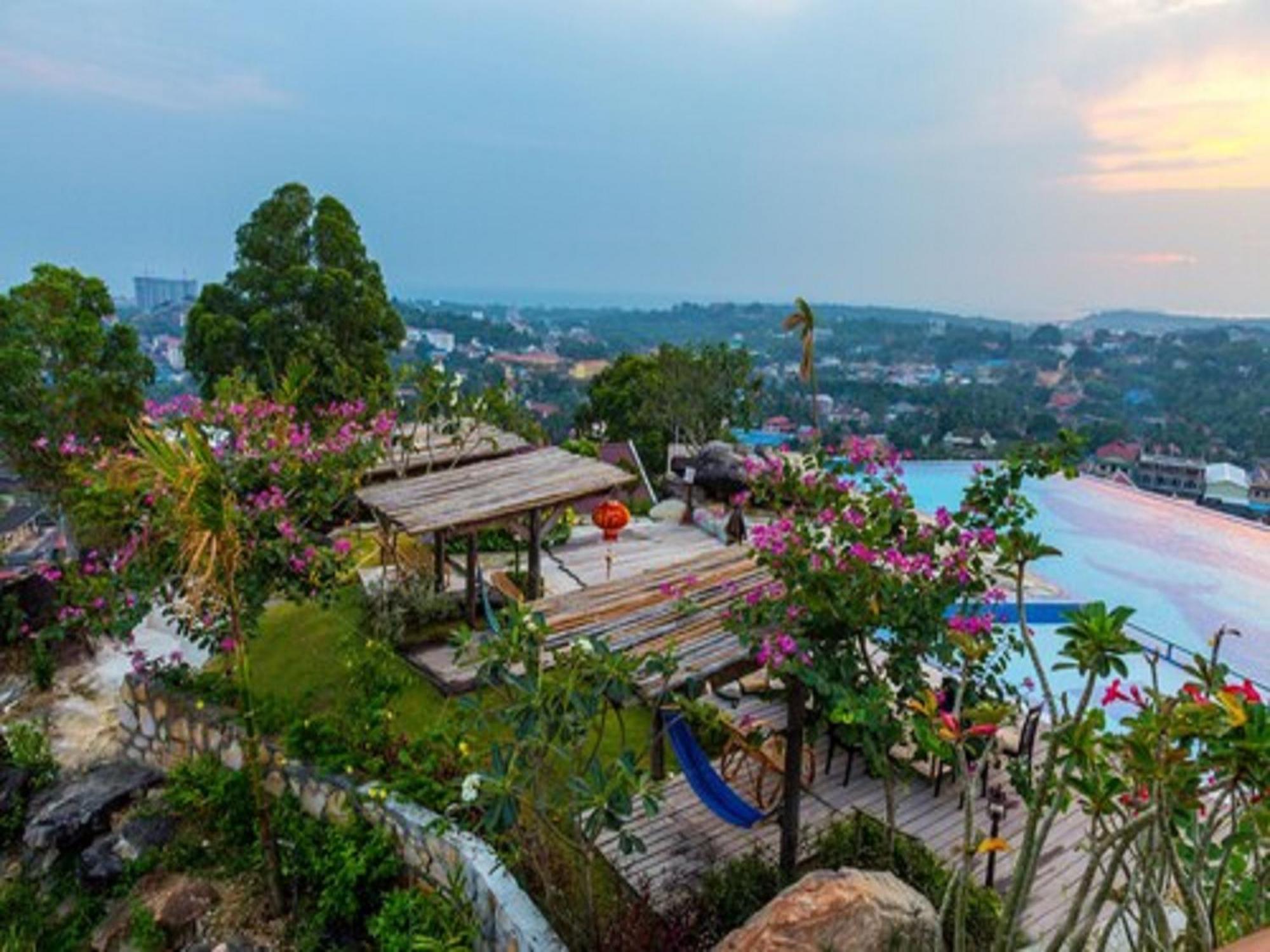 360 Resort Sihanoukville Exterior photo