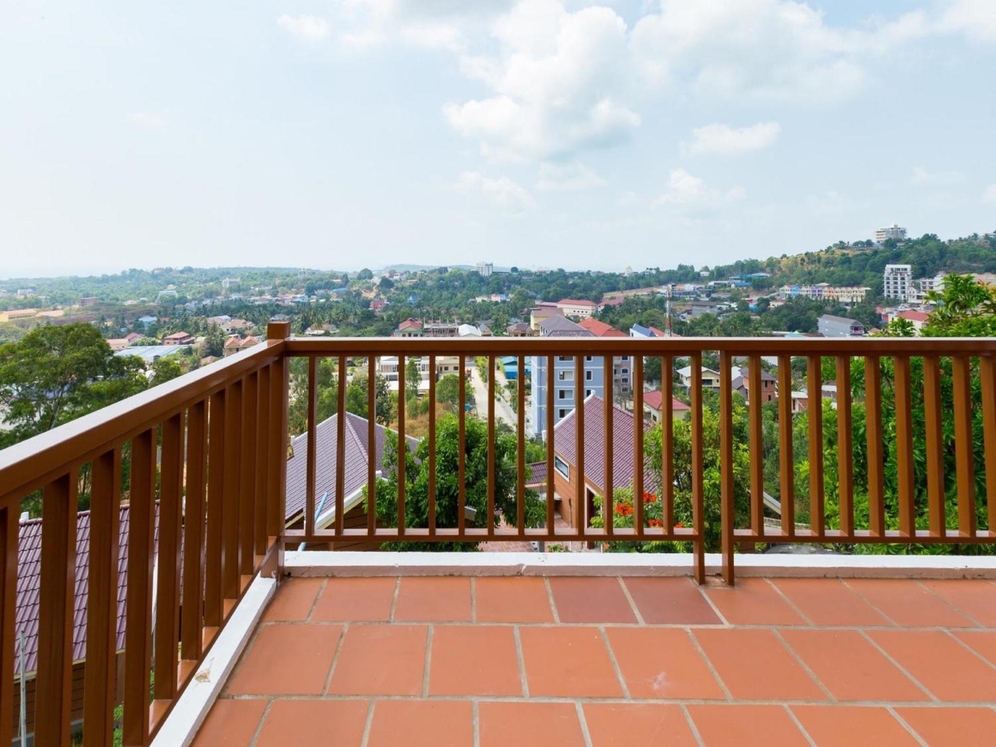 360 Resort Sihanoukville Exterior photo