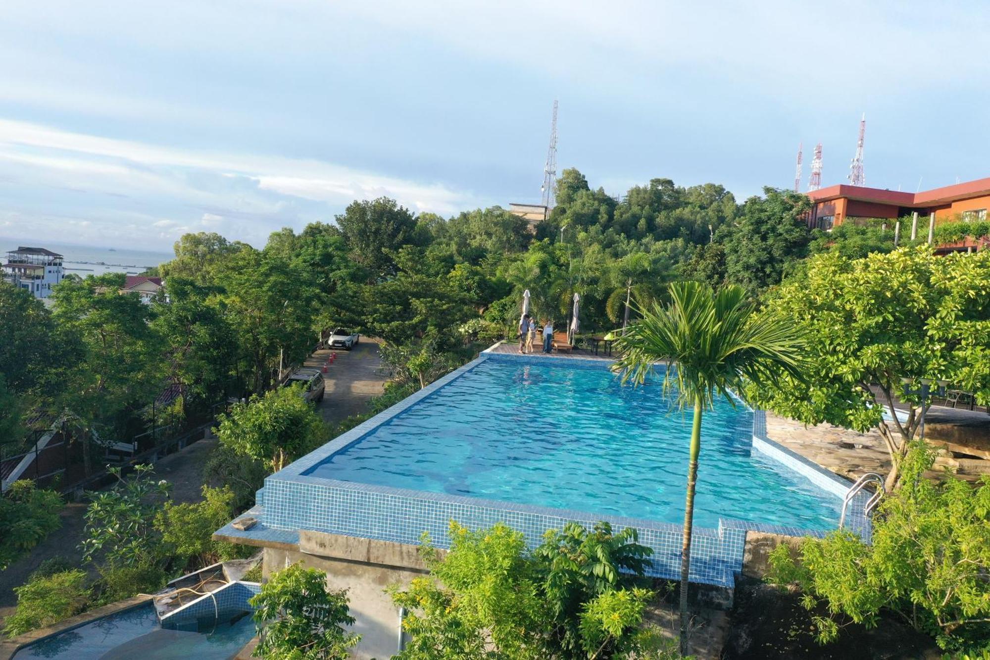 360 Resort Sihanoukville Exterior photo