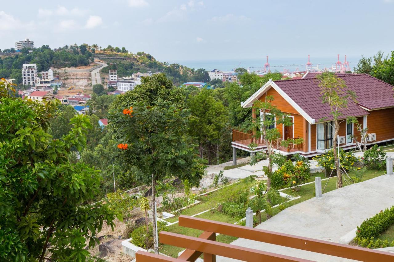 360 Resort Sihanoukville Room photo